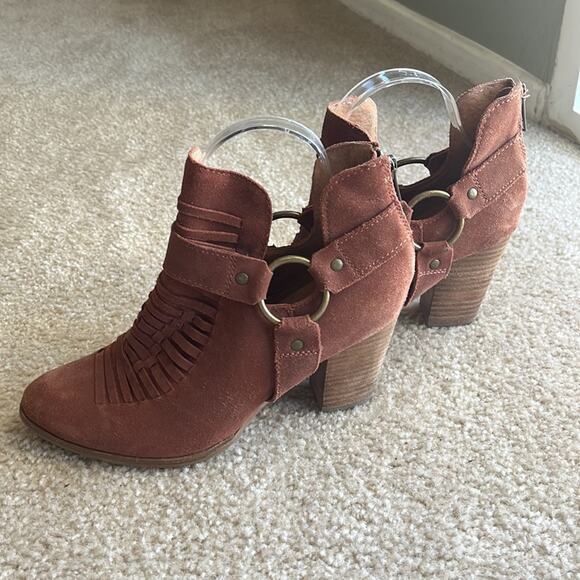 Seychelles Impossible Suede Cognac Bootie - Picture 3 of 11